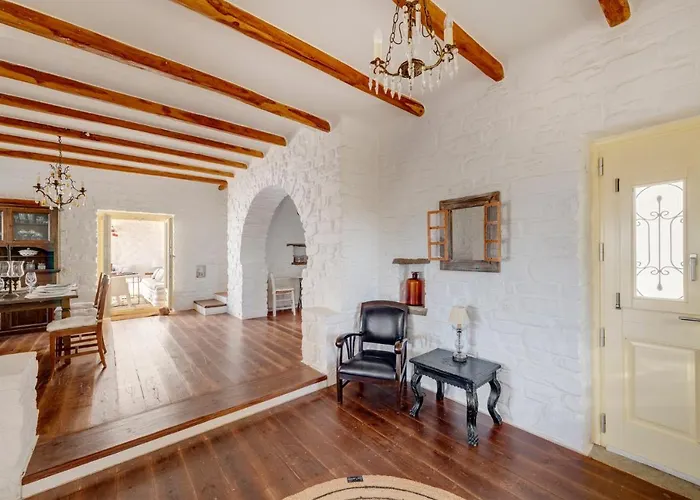 Danae By The Sea Pounda